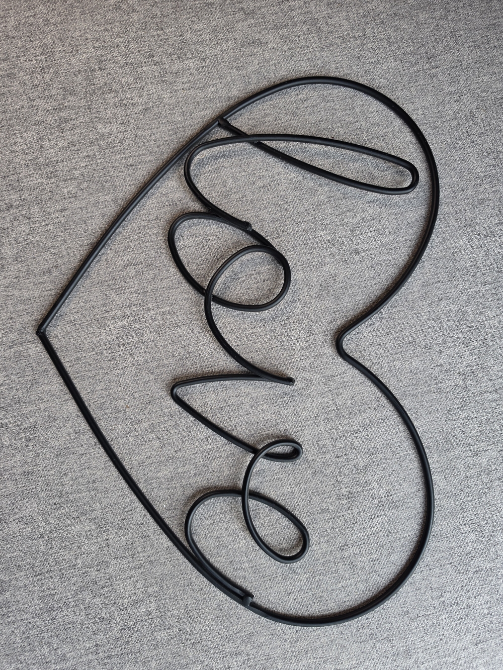 🌿 Modern Metal "Love" Heart Wall Sign
